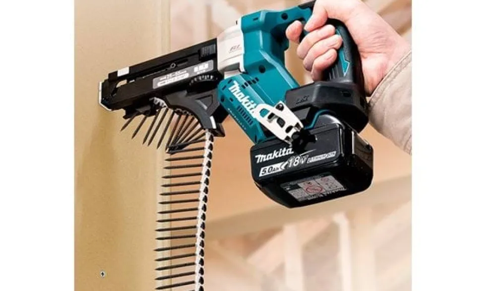 Aparafusadora Auto-alimentada 18V Makita DFR551Z