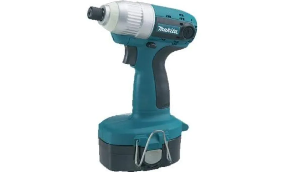 Aparafusadora de Impacto 18V Makita 6936FD
