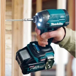 Aparafusadora de Impacto 40V 1/4" 220Nm XGT Makita TW002GZ