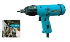 Aparafusadora de impacto 360W Makita 6904V