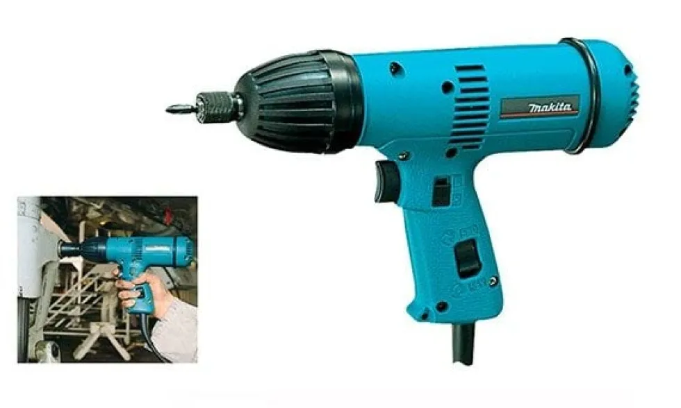 Aparafusadora de impacto 360W Makita 6904V