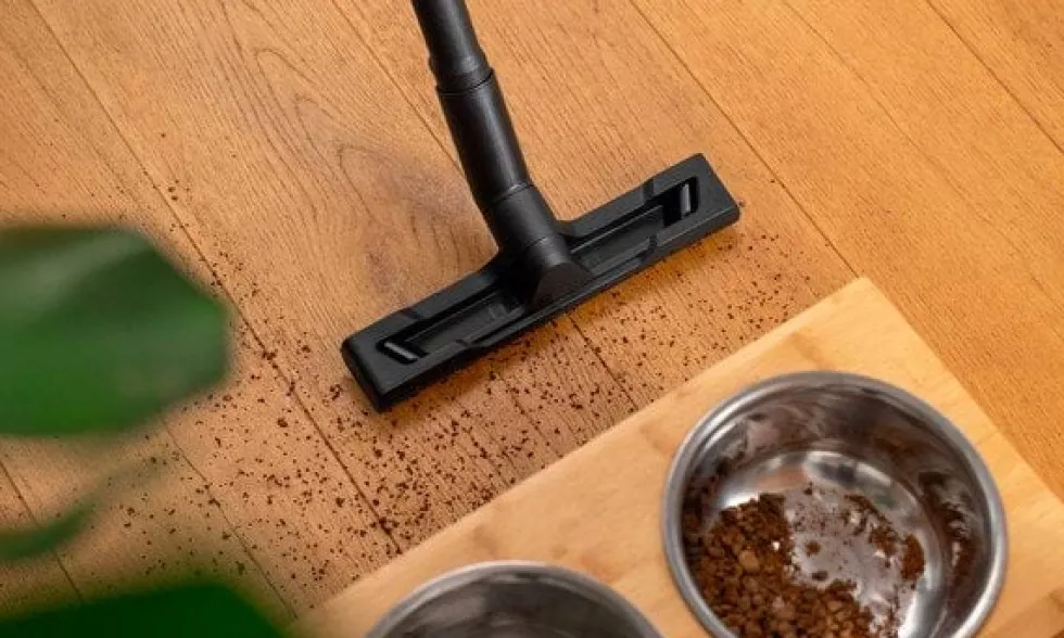 Aspirador 1000W SE 4 Plus Karcher 1.081-170.0