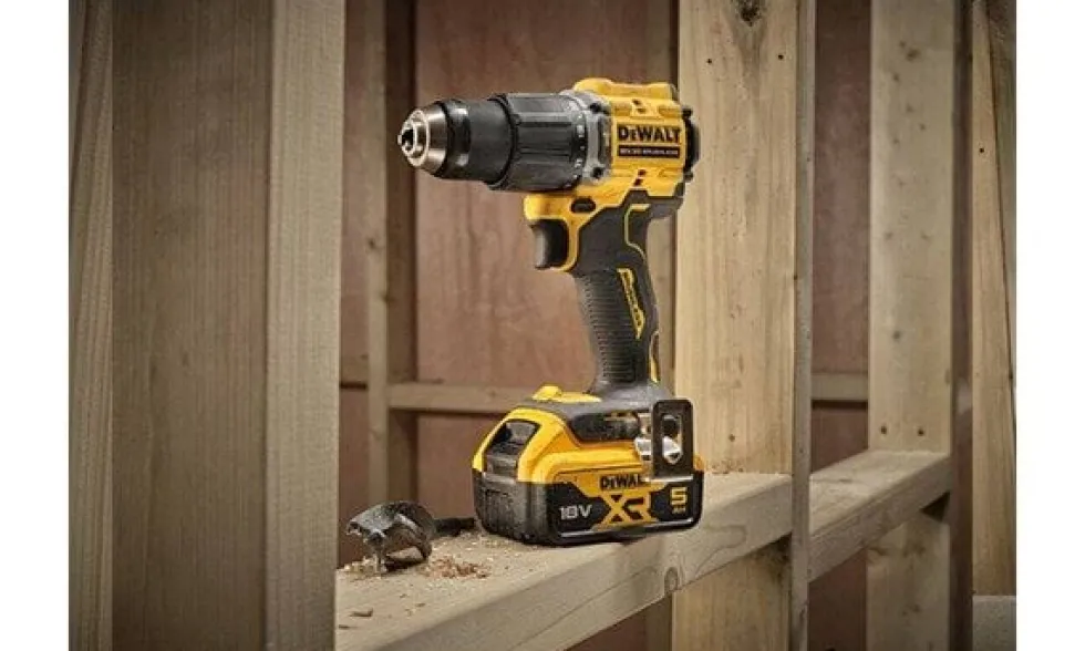 Berbequim Aparafusador Percussão XR 18V 5Ah DeWalt DCD799P2T-QW