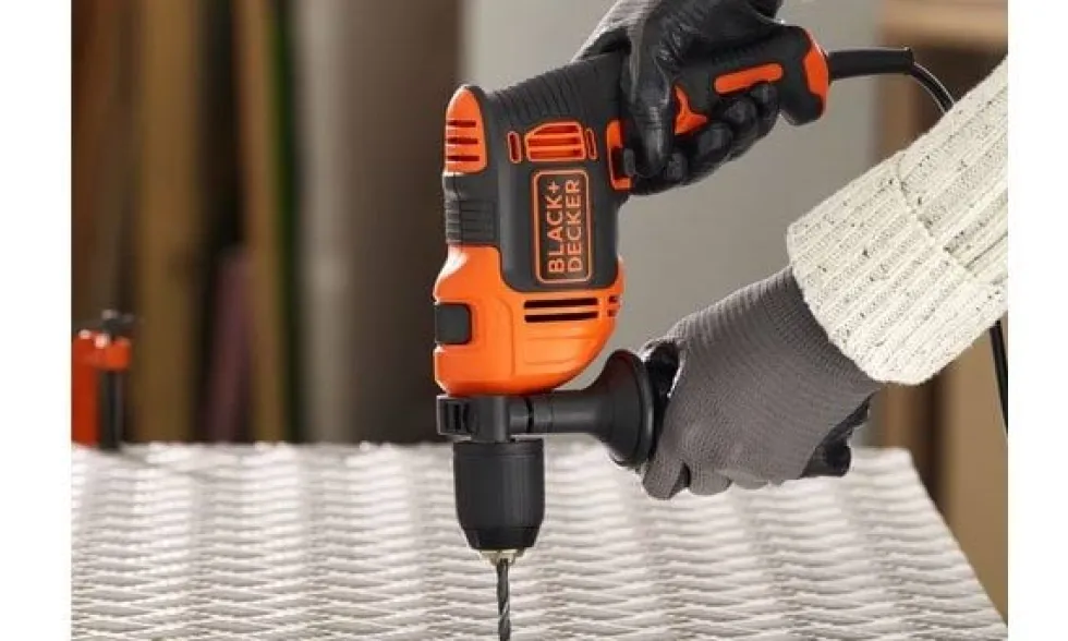 Berbequim com Percussão 710W Black & Decker BEH710K-QS