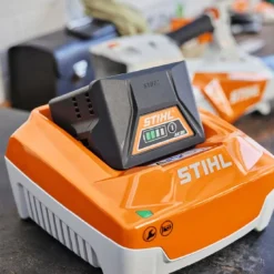 Carregador Rápido AL 501 230V Stihl EA094305700
