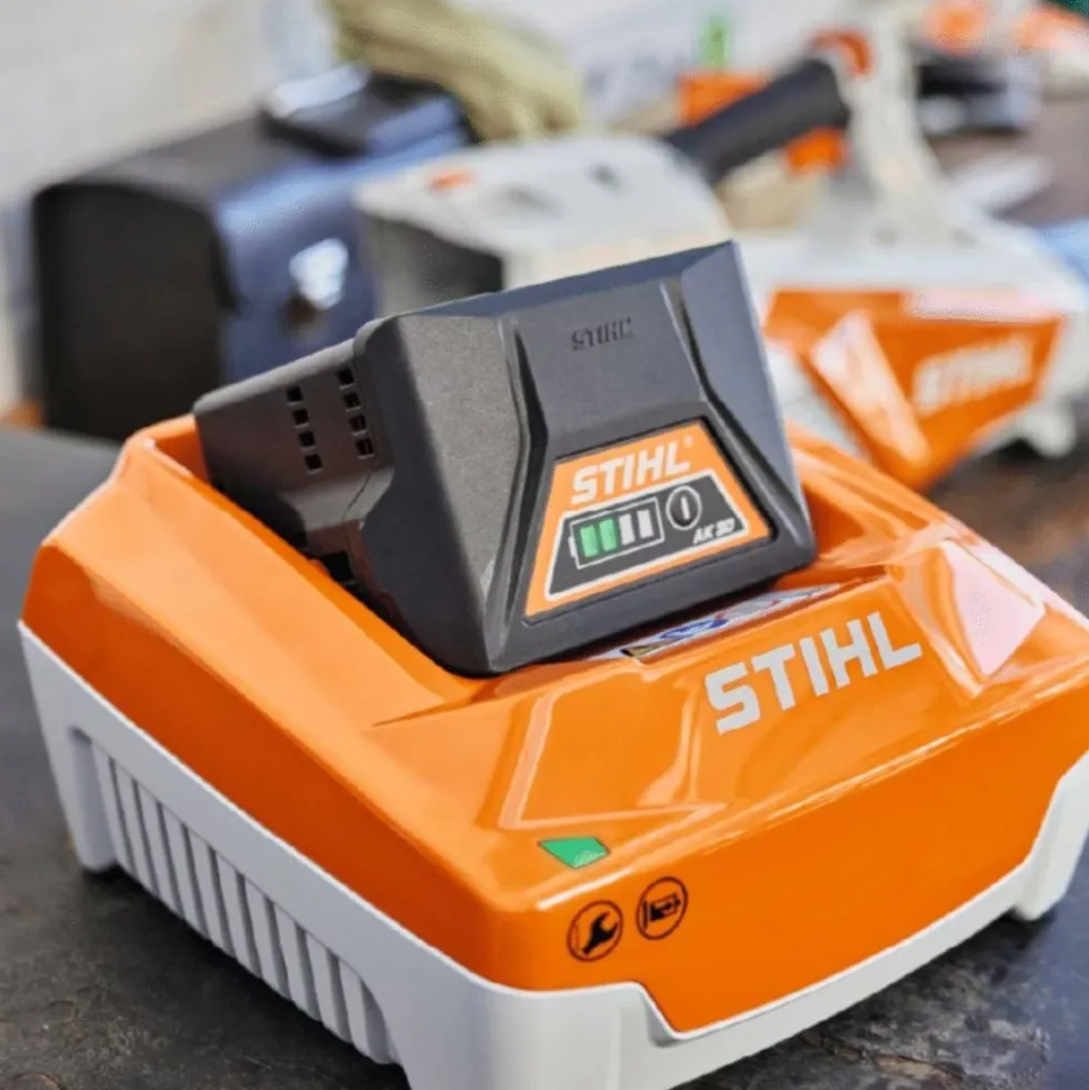 Carregador Rápido AL 501 230V Stihl EA094305700