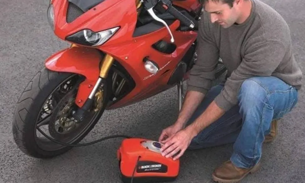 Compressor de Ar Portátil Black & Decker ASI300-QS