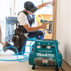 Compressor Silencioso Isento de Óleo 7,6L 1HP Makita MAC210Q
