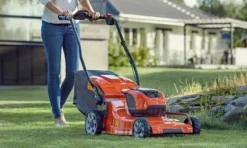 Corta-Relvas a Bateria 36V 47cm Husqvarna LC 347iVX