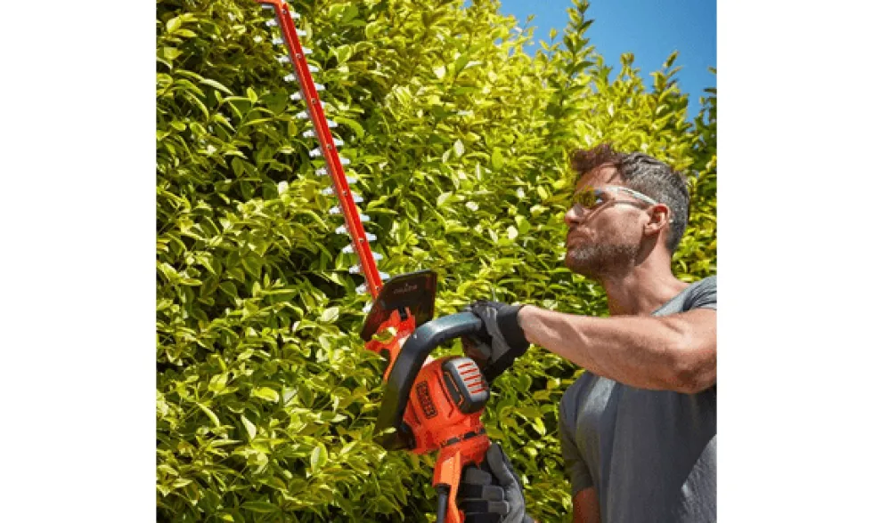 Corta-Sebes 650W 60cm com Cabeça Rotativa Black & Decker BEHTS551