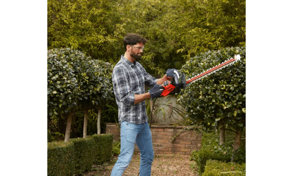 Corta-Sebes 550W 60CM + Folha de Serra Black&Decker BEHTS451-QS