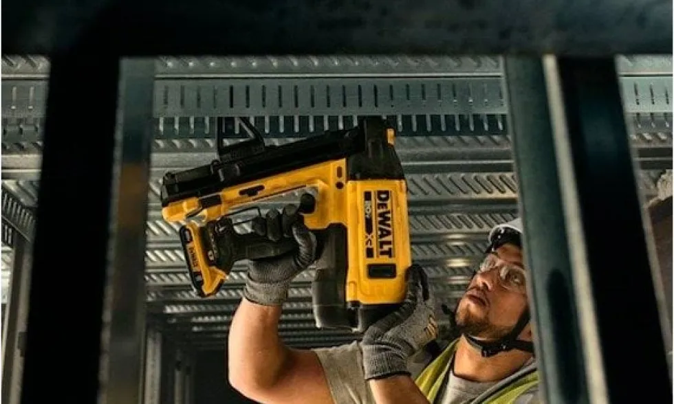 Dewalt Pregadora a Gás C6 XR 18V DGN845N-XJ