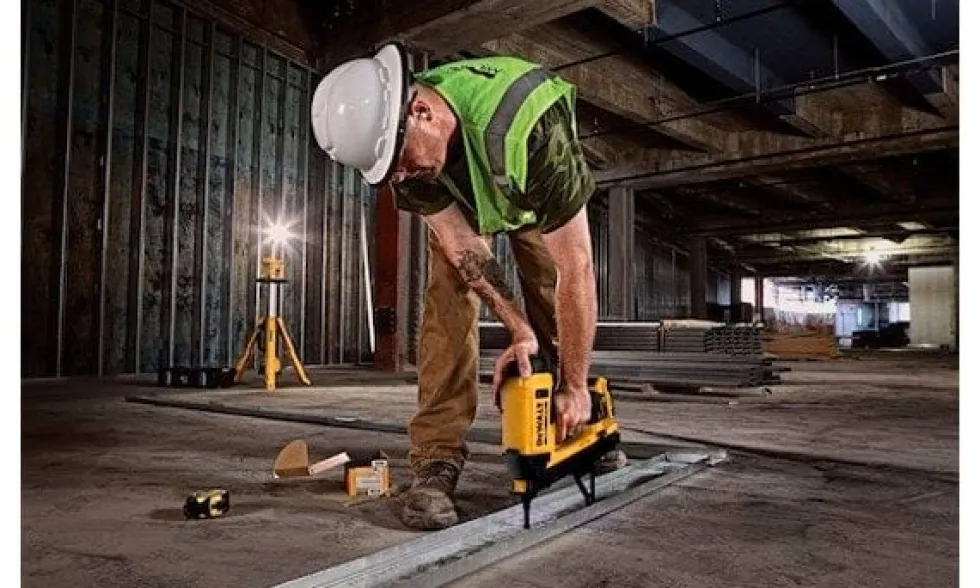 Dewalt Pregadora a Gás C6 XR 18V DGN845N-XJ