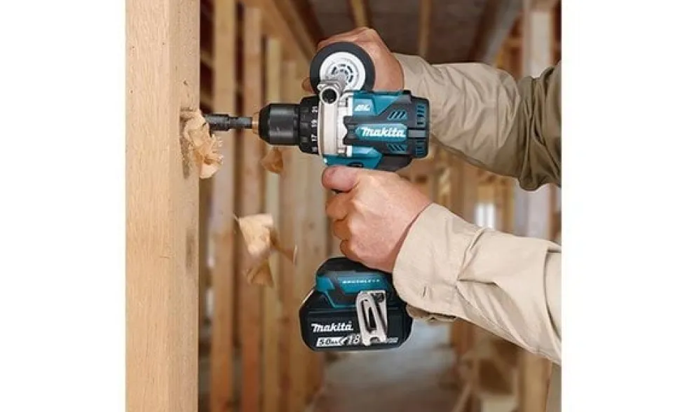Kit Combo Aparafusadora de Impacto + Berbequim 18V 5,0Ah BL Makita DLX2418TJ