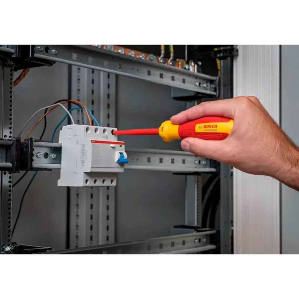 Kit Ferramenta Manual para Electricistacom 37 undidades + Mala L-BOXX 136 Bosch 1600A02NG4