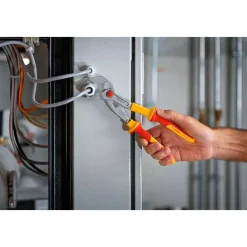 Kit Ferramenta Manual para Electricistacom 37 undidades + Mala L-BOXX 136 Bosch 1600A02NG4