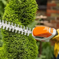 Kit Mini Podadora HSA 26 c/ Bateria e Carregador 12/20CM Stihl HA030113516