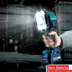 Lanterna com 1250 Lúmens 40V Máx Makita ML007G