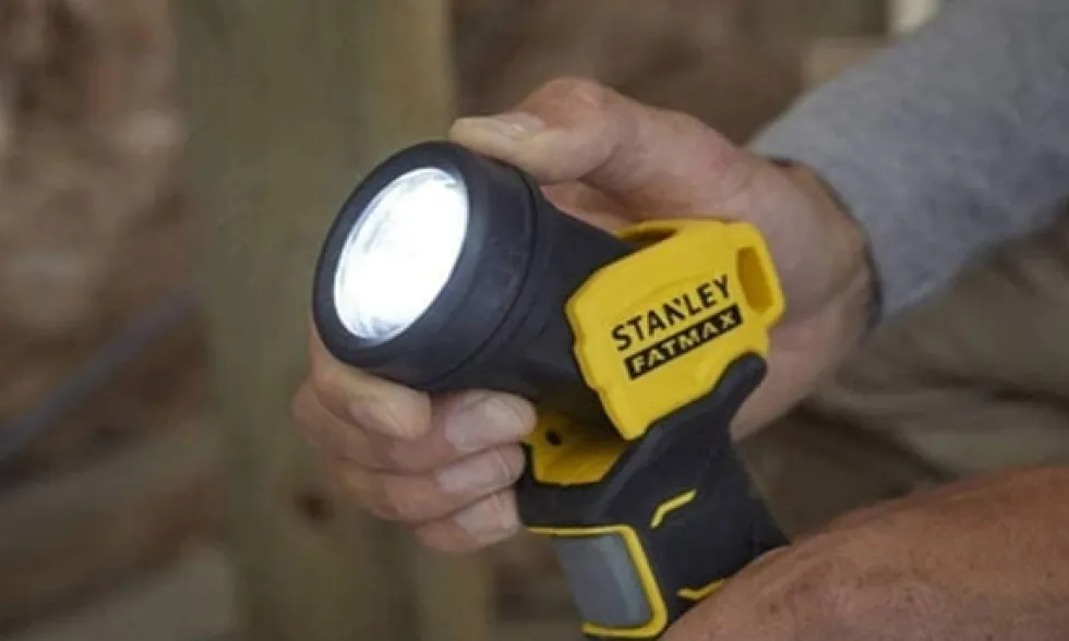 Lanterna Led 18V 140 Lumens Stanley SFMCL020B-XJ