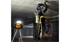 Lanterna Led XR 18V Dewalt DCL074-XJ