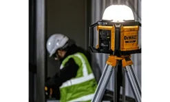 Lanterna Led XR 18V Dewalt DCL074-XJ