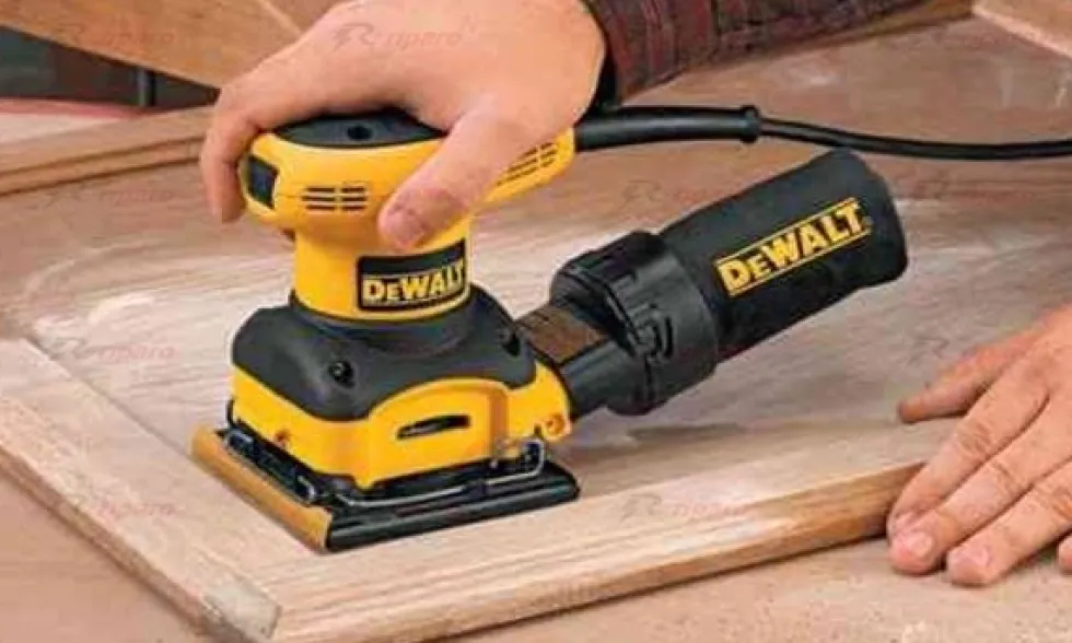 Lixadora Vibratória Dewalt DWE6411