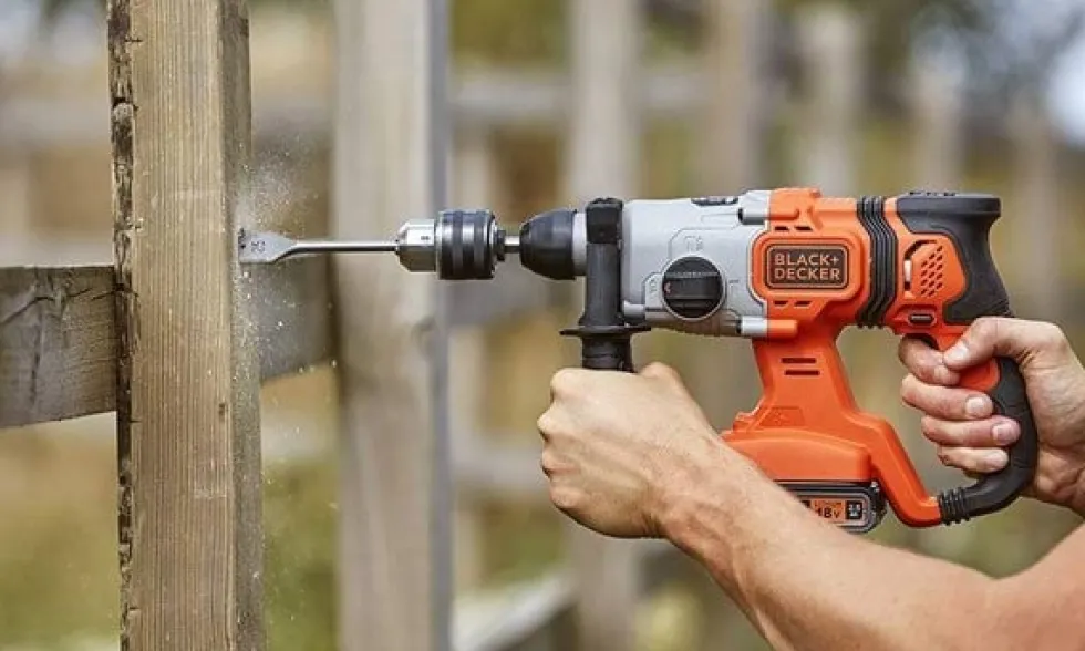 Martelo Combinado 18V 2,5Ah Black & Decker BCD900E2K-QW