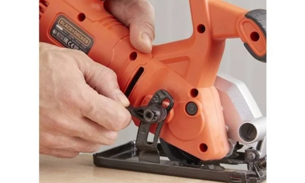 Mini Serra Circular 85mm 400W Black & Decker BES510-QS