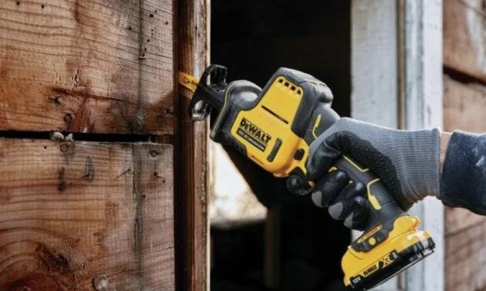Mini-Serra Sabre XR 12V Dewalt DCS312N