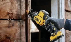 Mini-Serra Sabre XR 12V Li-Ion 2Ah Dewalt DCS312D2