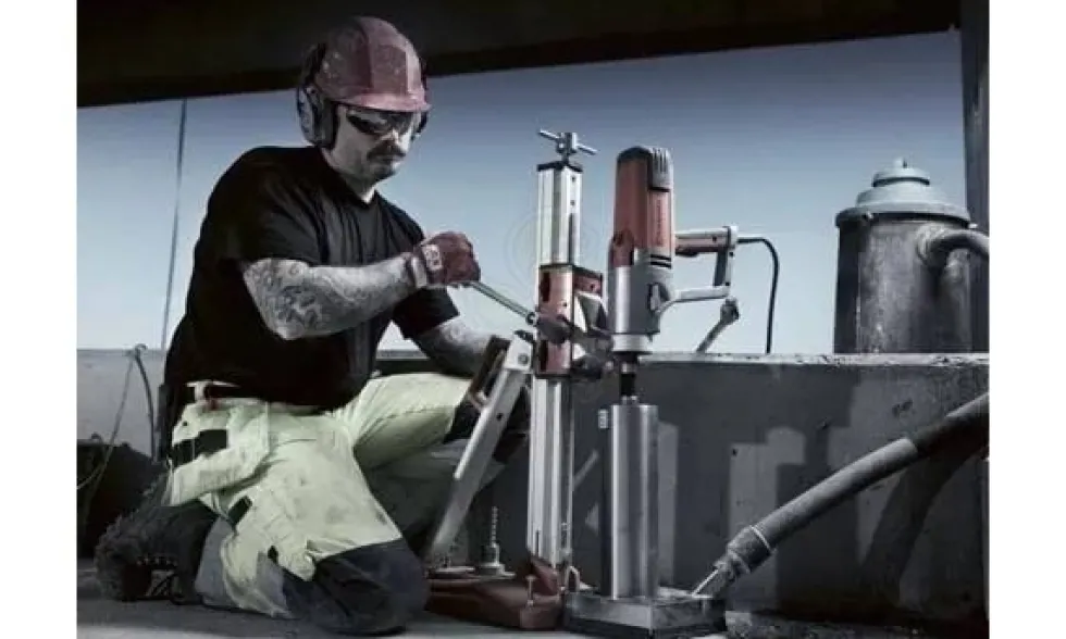 Máquina de Carotes HUSQVARNA DM 230