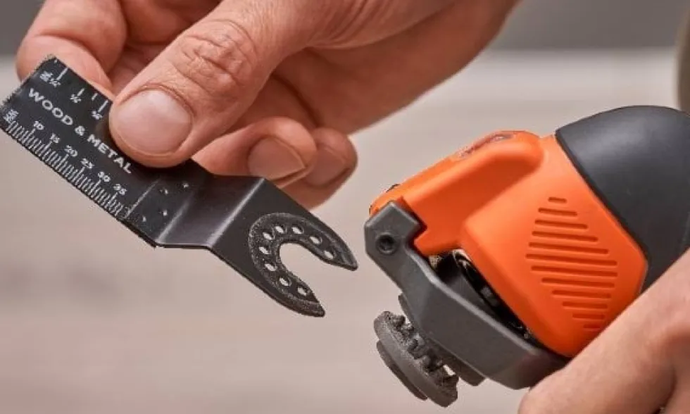 Multi-Ferramenta Oscilante 18V Black & Decker BDCOS18N-XJ