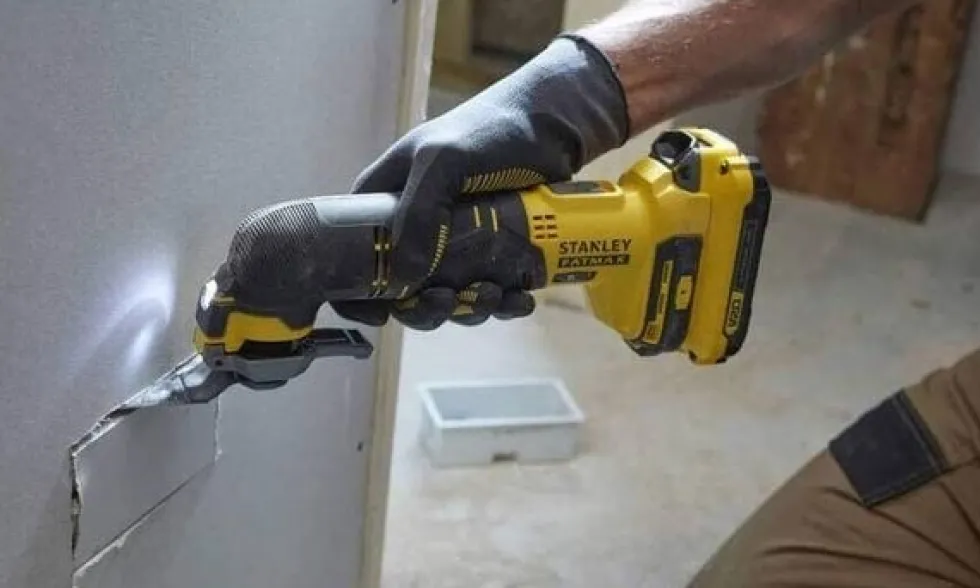 Multiferramenta Oscilante 18V Stanley SFMCE500B-XJ