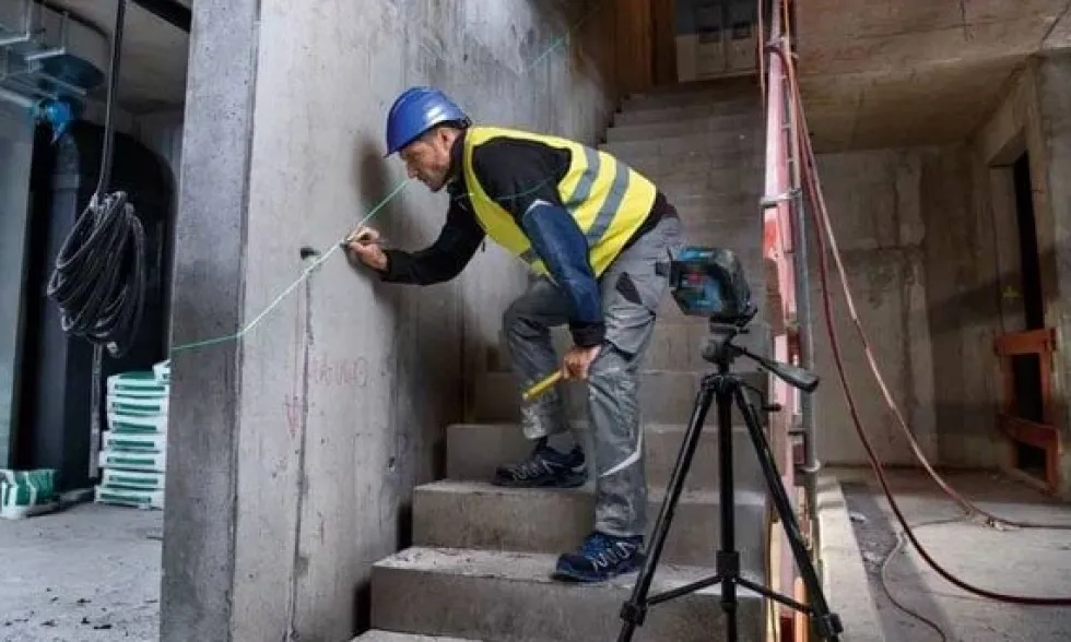 Nível laser de linhas + RM 10 Bosch GLL 2-15 G