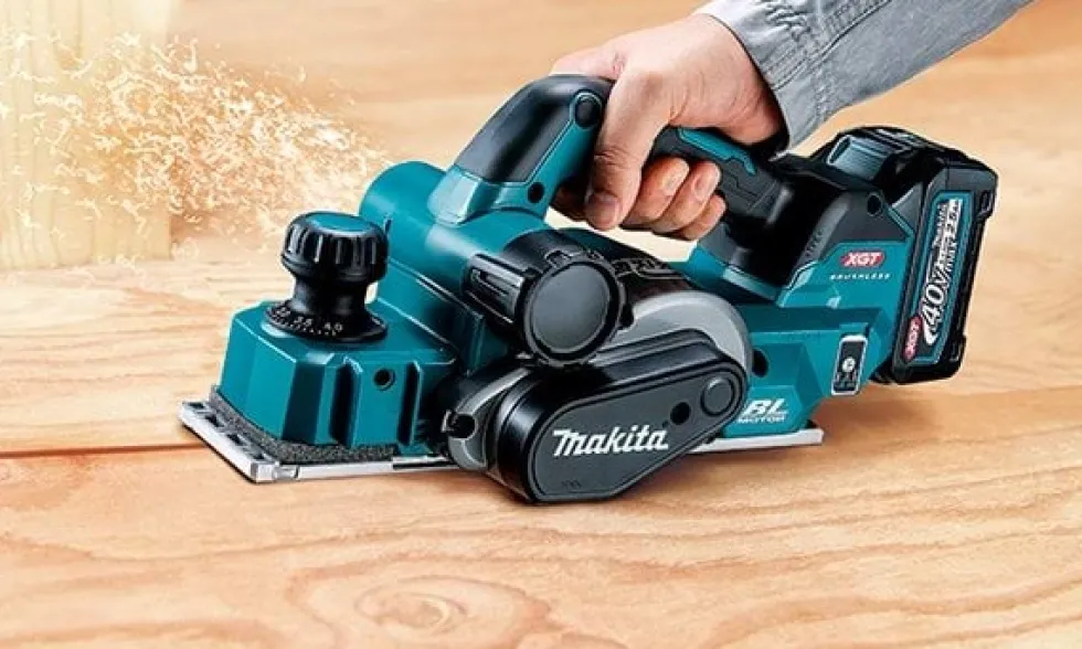 Plaina 82mm XGT 40V Makita KP001GZ
