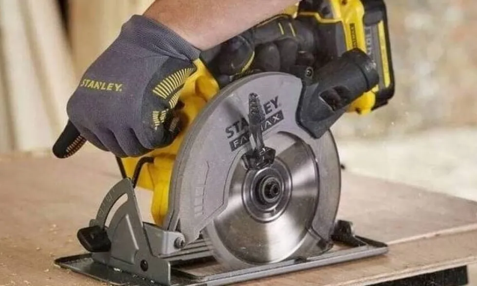 Serra Circular 18V Stanley SFMCS500B-XJ