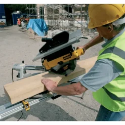 Serra de Esquadria Telescópica DeWalt D27112-QS