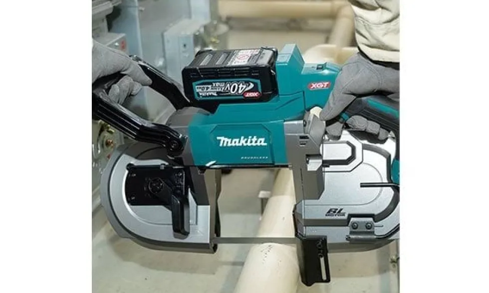 Serra de fita de 127mm, bateria XGT 40V Makita PB002GZ