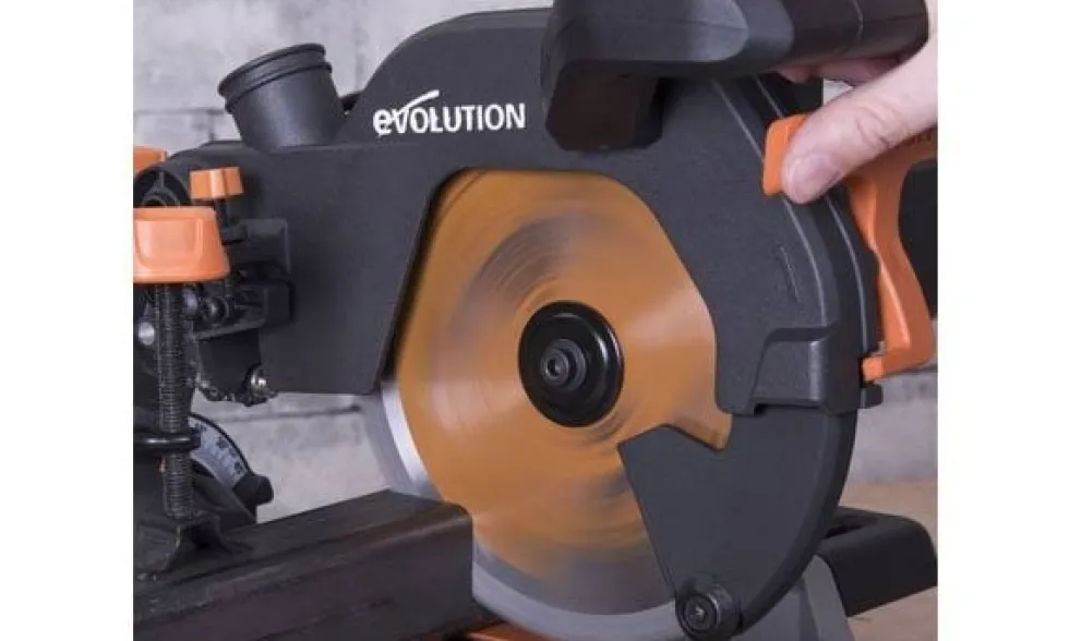 Serra Meia Esquadria Multifunções 210 mm Evolution R210SMS