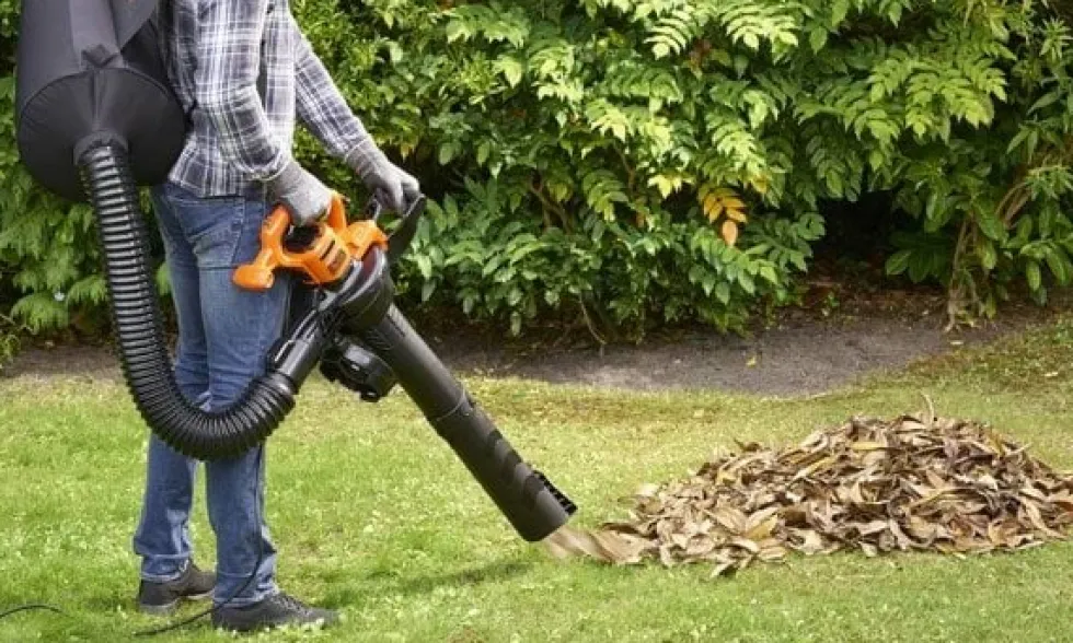 Soprador/Aspirador/Triturador 3 em 1 2900W Black & Decker BEBLV290