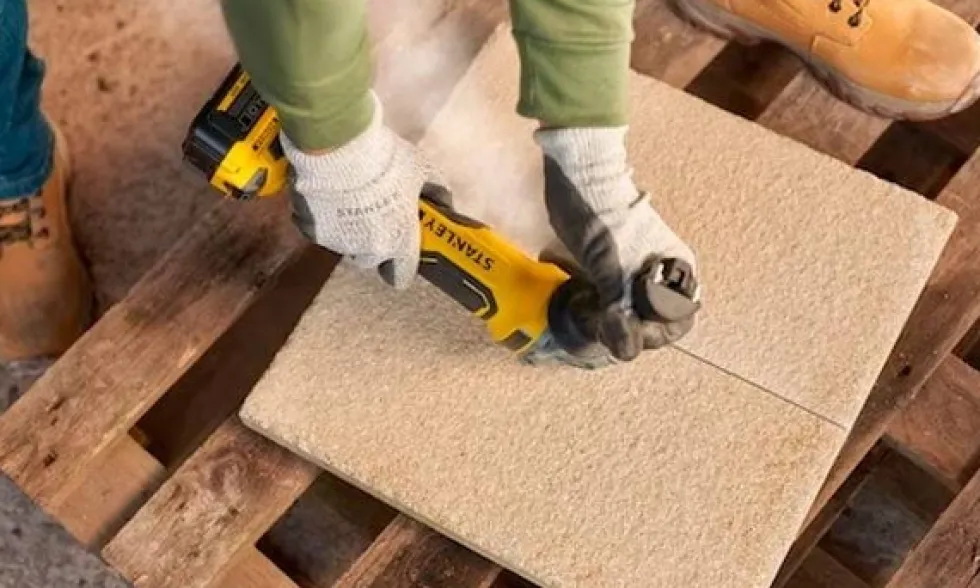 Stanley Rebarbadora Brushless "V20" 18V SFMCG700M2K-QW