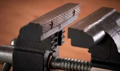Torno de Bancada de Serviço Leve 100mm Stanley 1-83-065