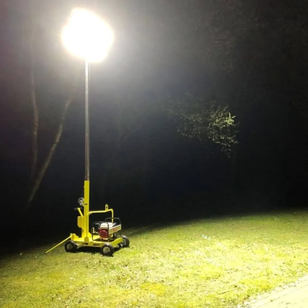 Torre de Luz 4x400W LED Kompak LT1600LED
