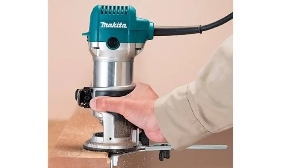 Tupia Multifunções 6&8 MM 710W Makita RT0702CX2J