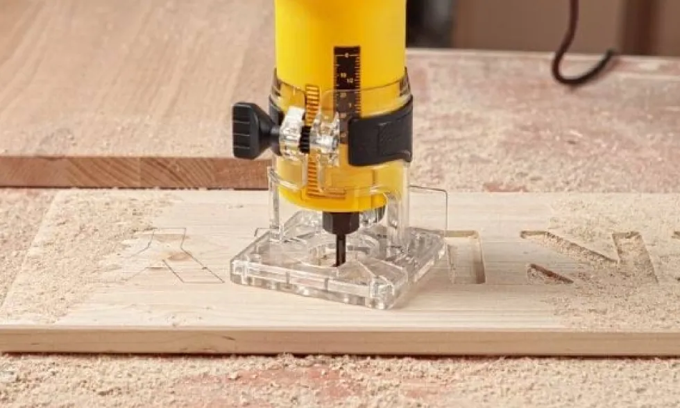 Tupia 550W 6mm Stanley ST55-QS