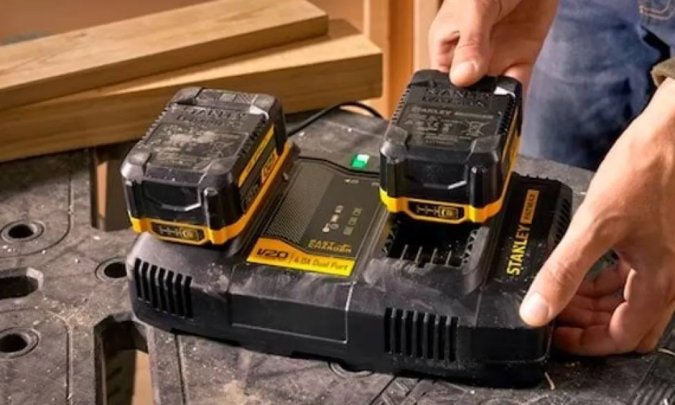 V20 Carregador Duplo 4a Stanley SFMCB24-QW
