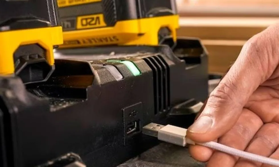 V20 Carregador Duplo 4a Stanley SFMCB24-QW